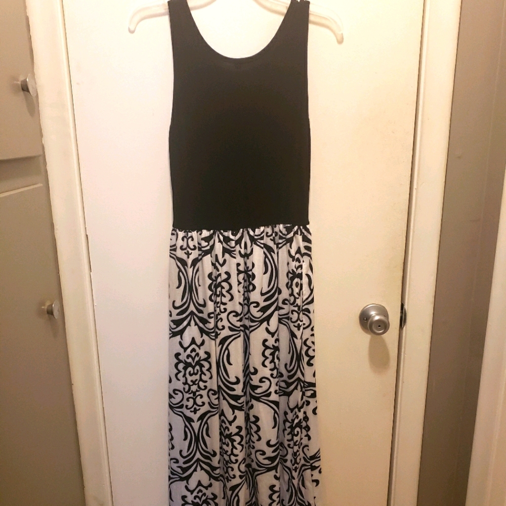 Black and white maxi dress